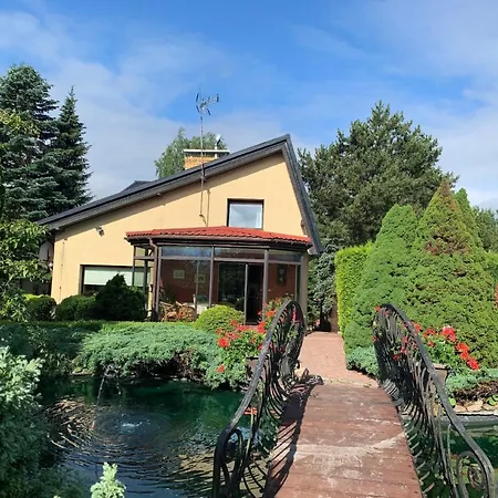 度假居 In Borkowo Mit Garten, Terrasse Und Grill